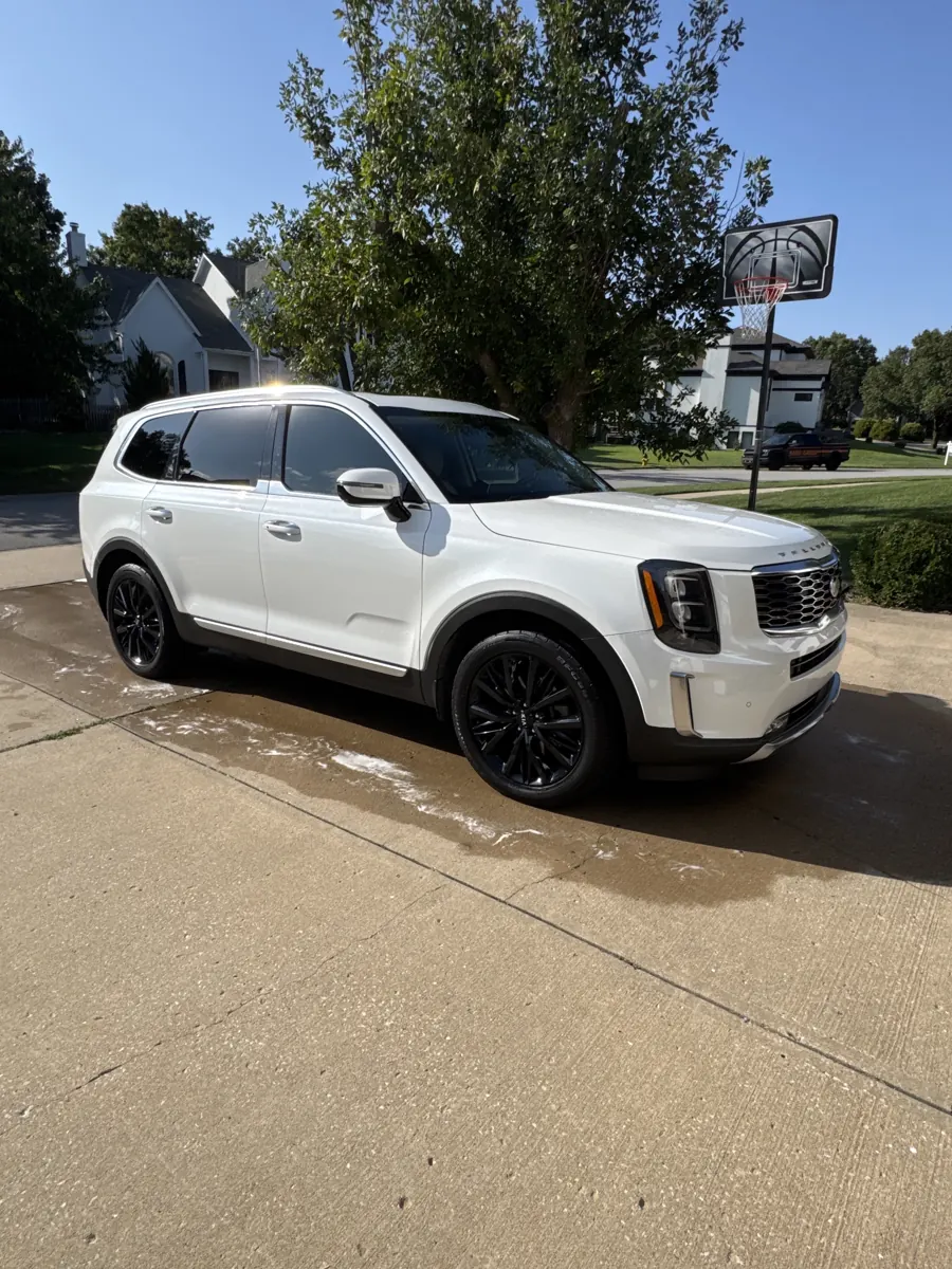 Kia Telluride after an Aqulux exterior detail